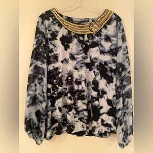 Beautiful Alfani Top. XL. Perfect condition. Colors Black, light blue, gray